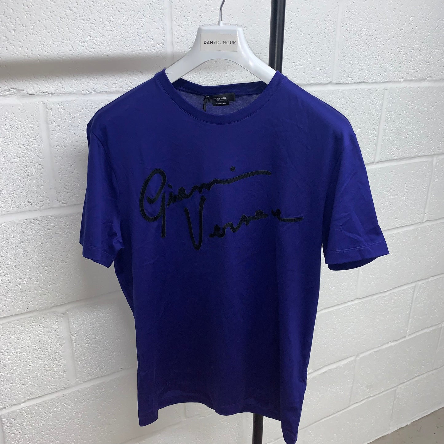 Versace Signature Logo T-Shirt DANYOUNGUK